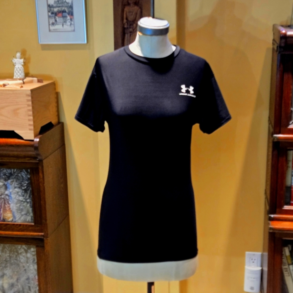 Under Armour | Top UNISEX Sportwear | Short-Sleeved T- Shirt | Size LG | Black